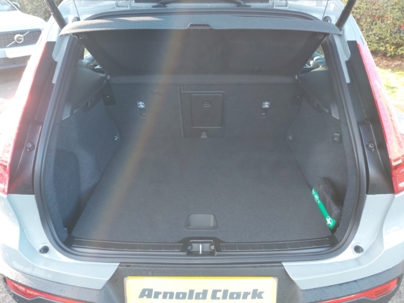 Used Volvo XC40 2025 for sale - 76639665: Photo 8