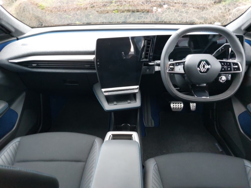 Used Renault Scenic E-Tech 2024 for sale - 76987539: Photo 2