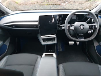 Used Renault Scenic E-Tech 2024 for sale - 76987539: Photo