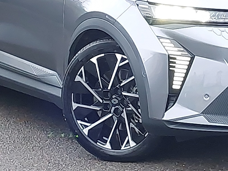 Used Renault Scenic E-Tech 2024 for sale - 76987539: Photo 9