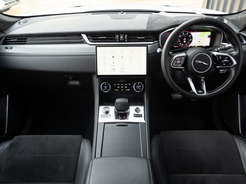 Used Jaguar F-Pace 2021 for sale - 76952197: Photo 2