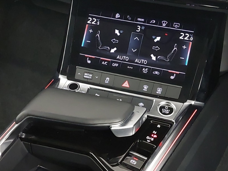 Used Audi Q8 2023 for sale - 77454555: Photo 10