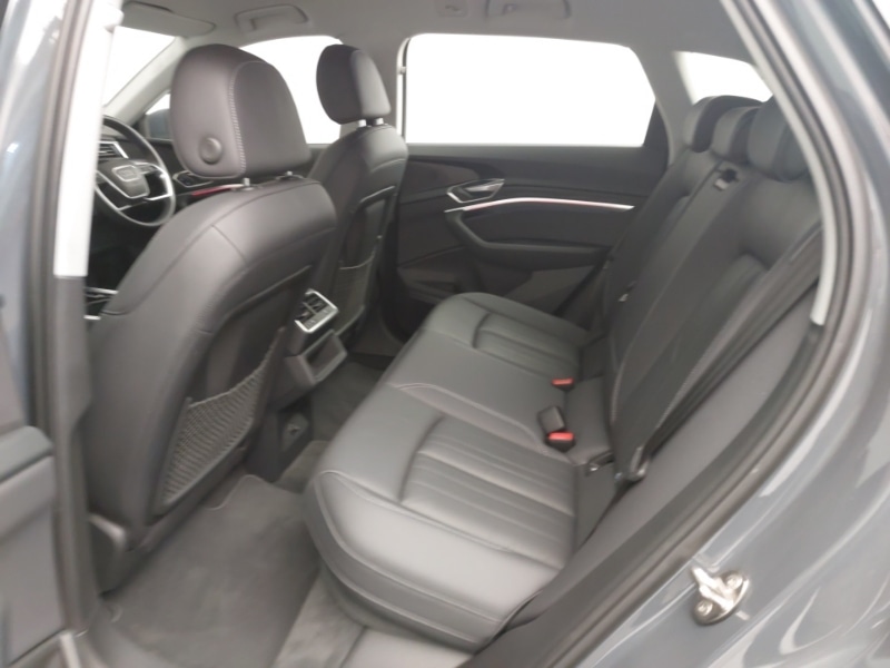 Used Audi Q8 2023 for sale - 77454555: Photo 12