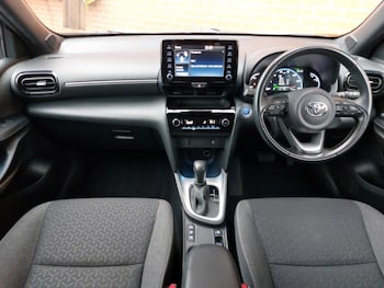 Used Toyota Yaris Cross 2021 for sale - 77240839: Photo