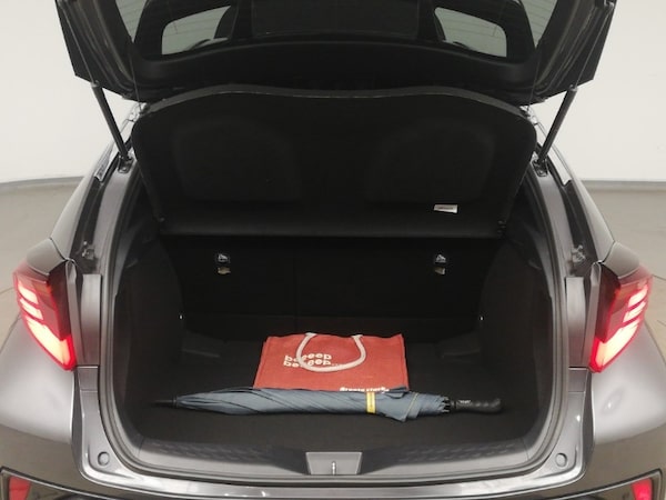 Used Toyota C-HR 2022 for sale - 76310451: Photo 8