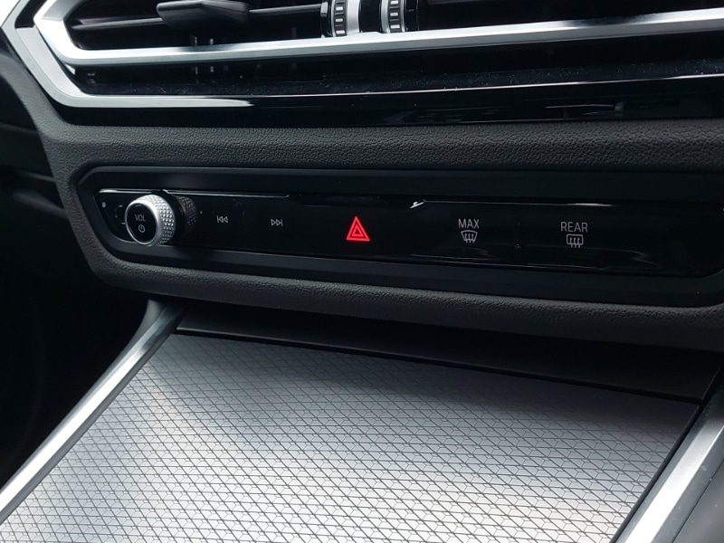 Used BMW 3 Series 2024 for sale - 77397696: Photo 11