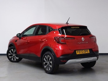 Used Renault Captur 2022 for sale - 77677650: Photo