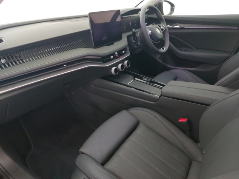 Used Skoda Superb 2024 for sale - 76589549: Photo 5