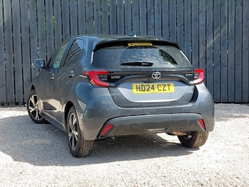 Used Toyota Yaris 2024 for sale - 78782936: Photo