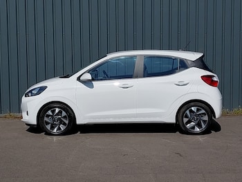 Used Hyundai i10 2024 for sale - 78343235: Photo