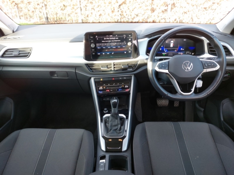 Used Volkswagen T-Roc 2023 for sale - 77196957: Photo 2