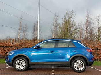 Used Volkswagen T-Roc 2023 for sale - 77196957: Photo