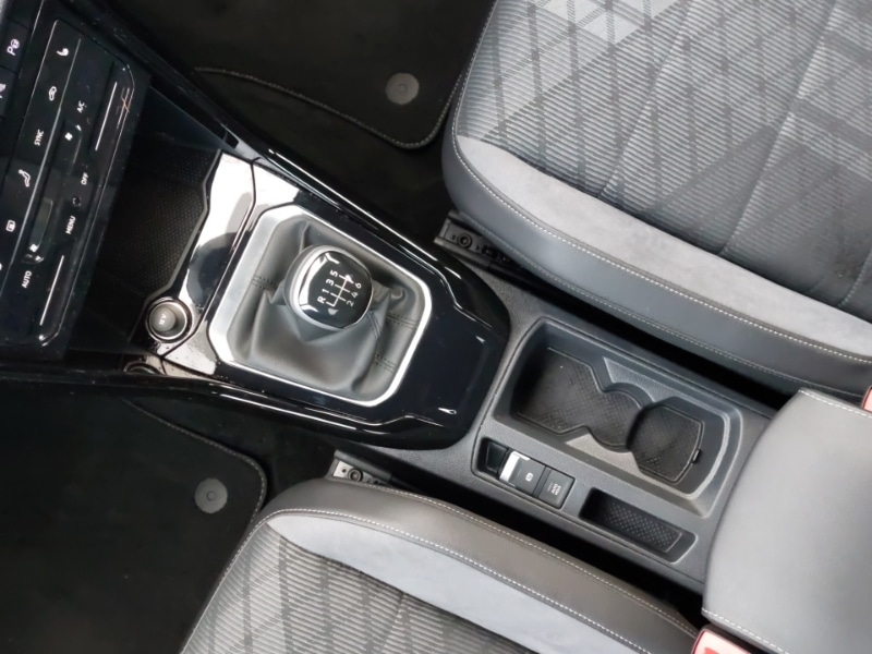 Used Volkswagen T-Roc 2023 for sale - 77228963: Photo 11