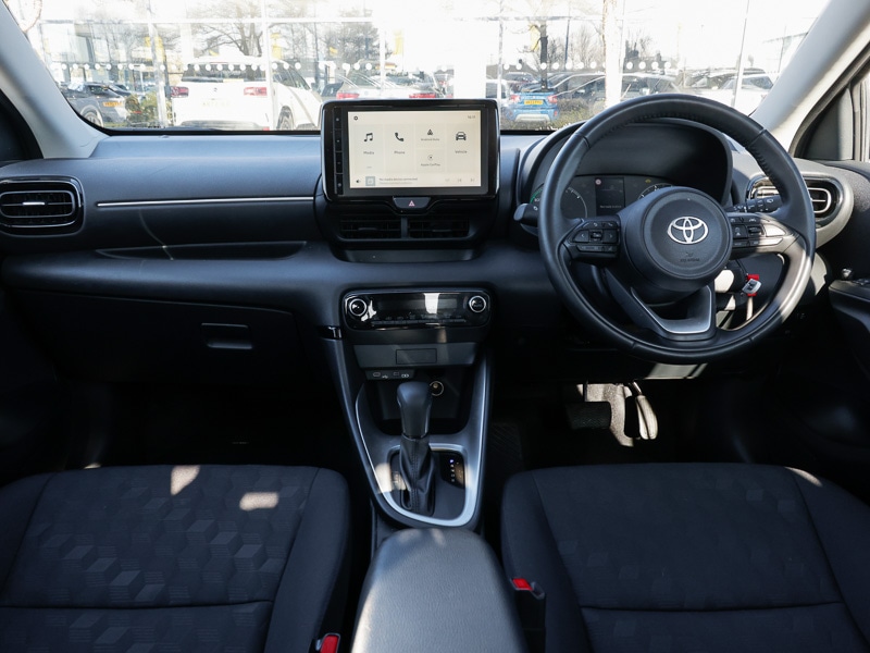 Used Toyota Yaris 2024 for sale - 78135429: Photo 2