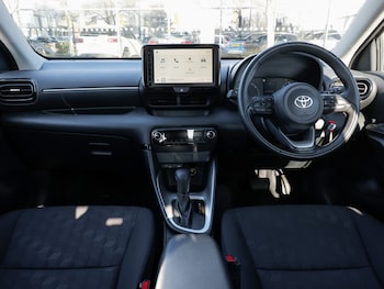 Used Toyota Yaris 2024 for sale - 78135429: Photo