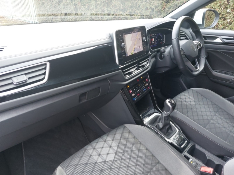 Used Volkswagen T-Roc 2023 for sale - 77736790: Photo 5