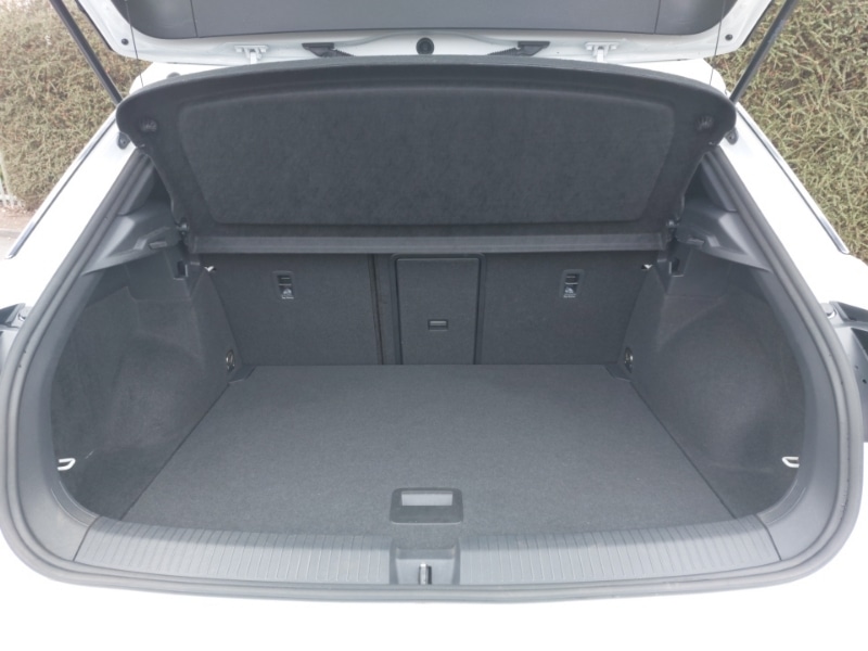 Used Volkswagen T-Roc 2023 for sale - 77736790: Photo 8