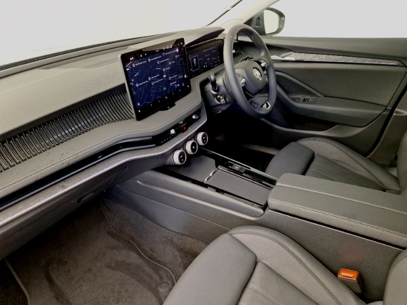 Used Skoda Superb 2024 for sale - 76600521: Photo 5