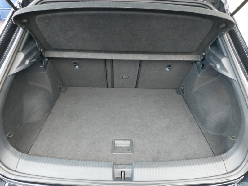 Used Volkswagen T-Roc 2023 for sale - 77358230: Photo 8