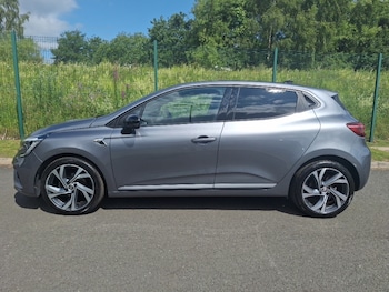 Used Renault Clio 2023 for sale - 76511369: Photo