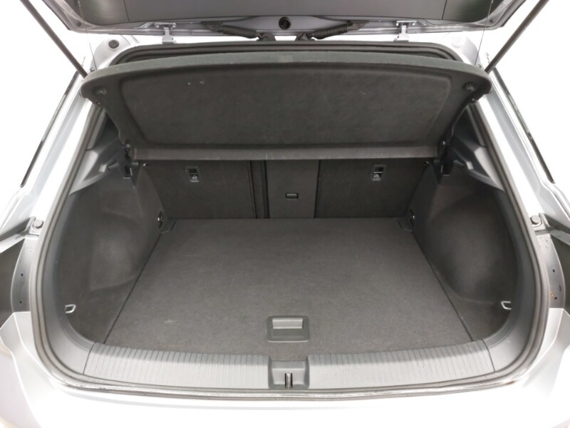 Used Volkswagen T-Roc 2023 for sale - 77690408: Photo 8