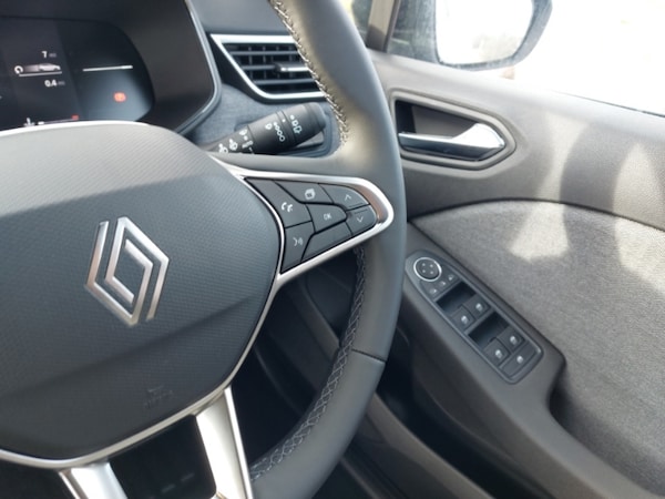 Used Renault Clio 2025 for sale - 76220742: Photo 10
