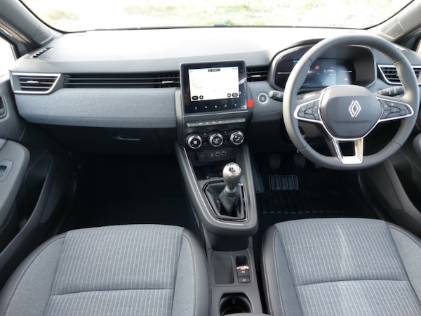 Used Renault Clio 2025 for sale - 76220742: Photo 2