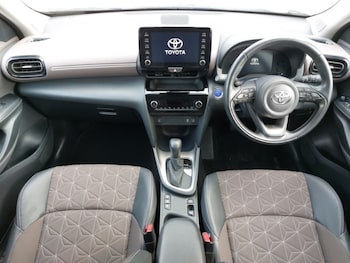 Used Toyota Yaris Cross 2022 for sale - 76358533: Photo