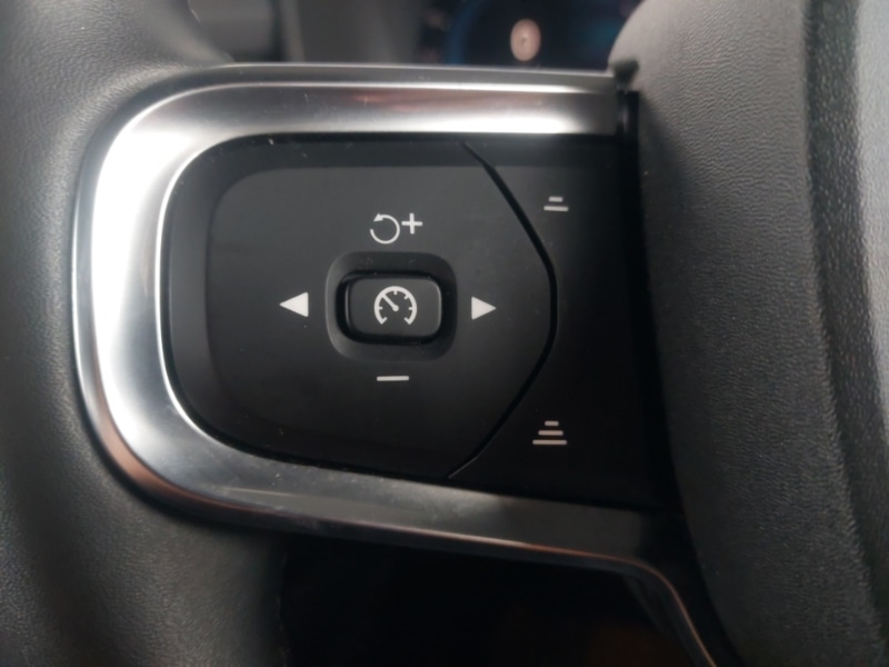 Used Volvo XC40 2024 for sale - 77438917: Photo 10