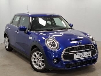Used MINI Hatch 2019 for sale - 76366116: Photo