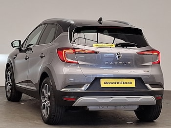 Used Renault Captur 2023 for sale - 76532695: Photo