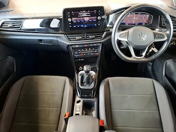 Used Volkswagen T-Roc 2023 for sale - 77874639: Photo