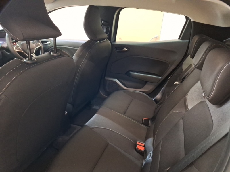 Used Renault Clio 2025 for sale - 76925343: Photo 6