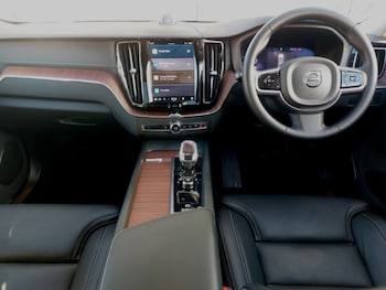 Used Volvo XC60 2024 for sale - 78198499: Photo