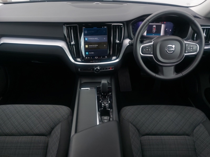 Used Volvo V60 2023 for sale - 78184047: Photo 2