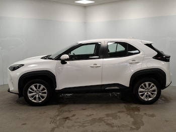 Used Toyota Yaris Cross 2022 for sale - 77052875: Photo