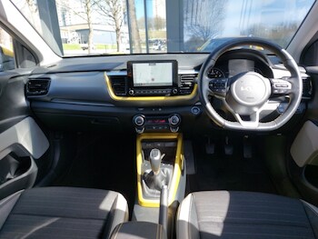Used Kia Stonic 2023 for sale - 78747032: Photo