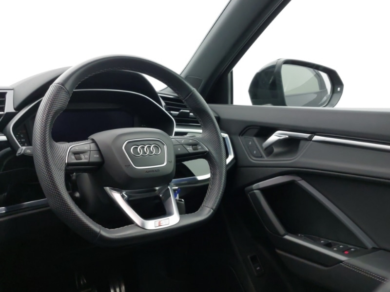 Used Audi Q3 2023 for sale - 76721115: Photo 10