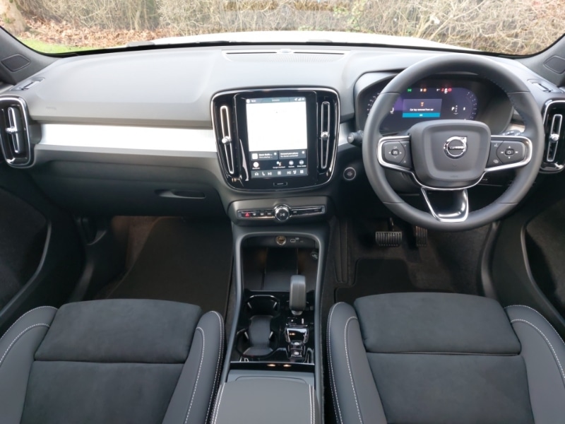 Used Volvo XC40 2025 for sale - 77449245: Photo 2