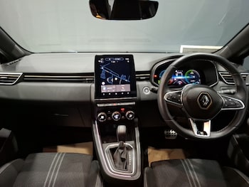 Used Renault Clio 2023 for sale - 76051121: Photo