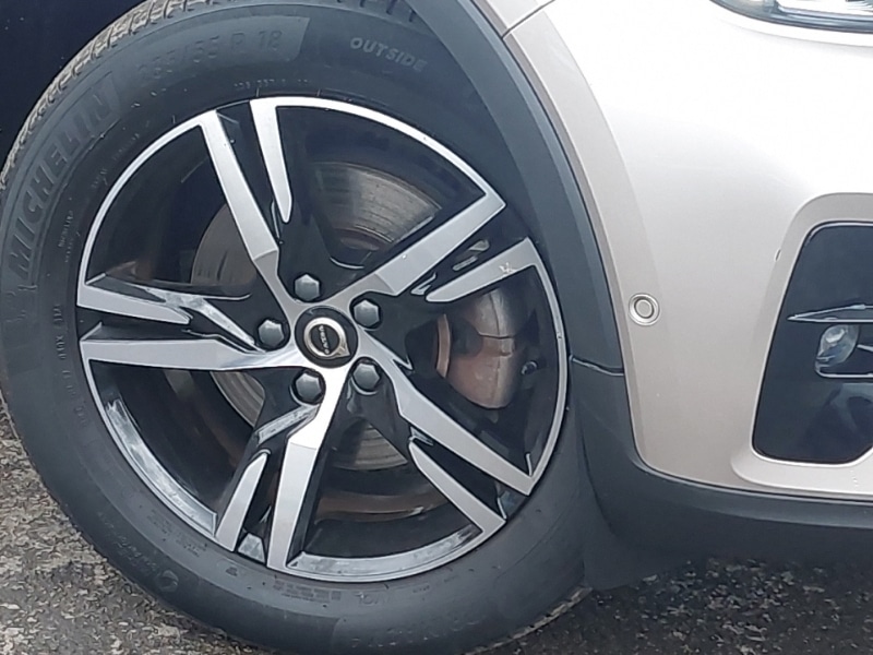 Used Volvo XC40 2023 for sale - 77874947: Photo 9