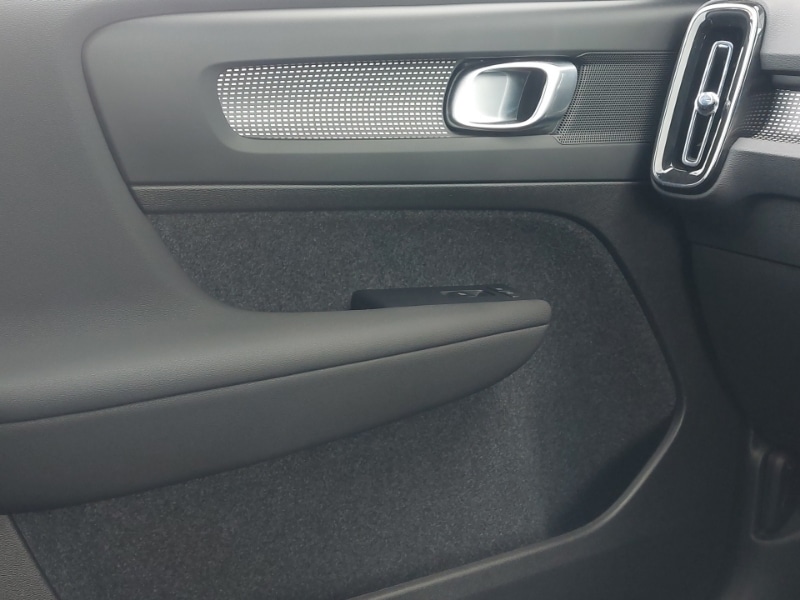 Used Volvo XC40 2025 for sale - 77817831: Photo 11