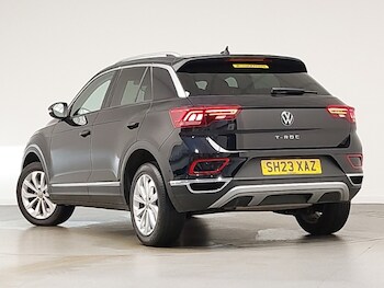 Used Volkswagen T-Roc 2023 for sale - 77330129: Photo