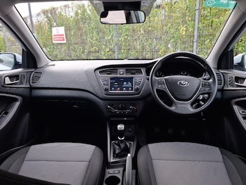 Used Hyundai i20 2020 for sale - 76306072: Photo 2