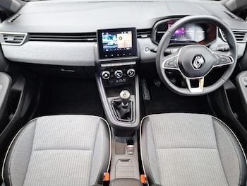 Used Renault Clio 2024 for sale - 77761905: Photo