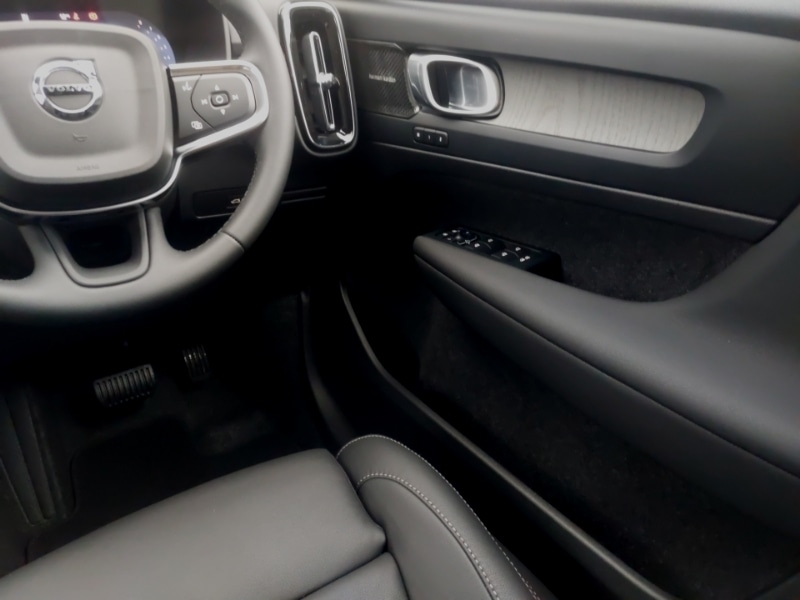 Used Volvo XC40 2025 for sale - 76920899: Photo 10