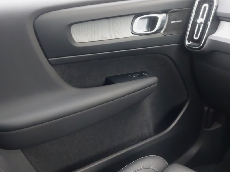 Used Volvo XC40 2025 for sale - 76920899: Photo 11