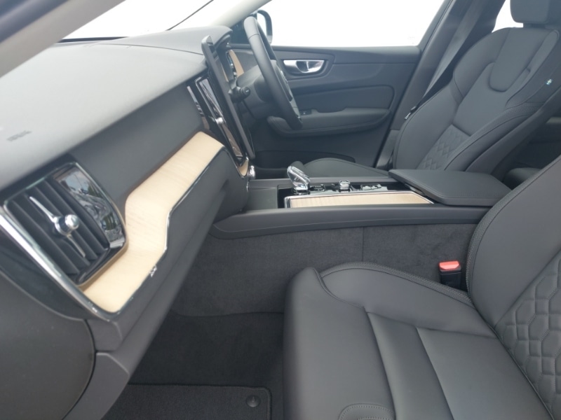 Used Volvo XC60 2025 for sale - 76343152: Photo 5
