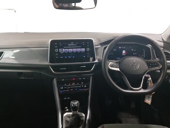 Used Volkswagen T-Roc 2024 for sale - 77358222: Photo