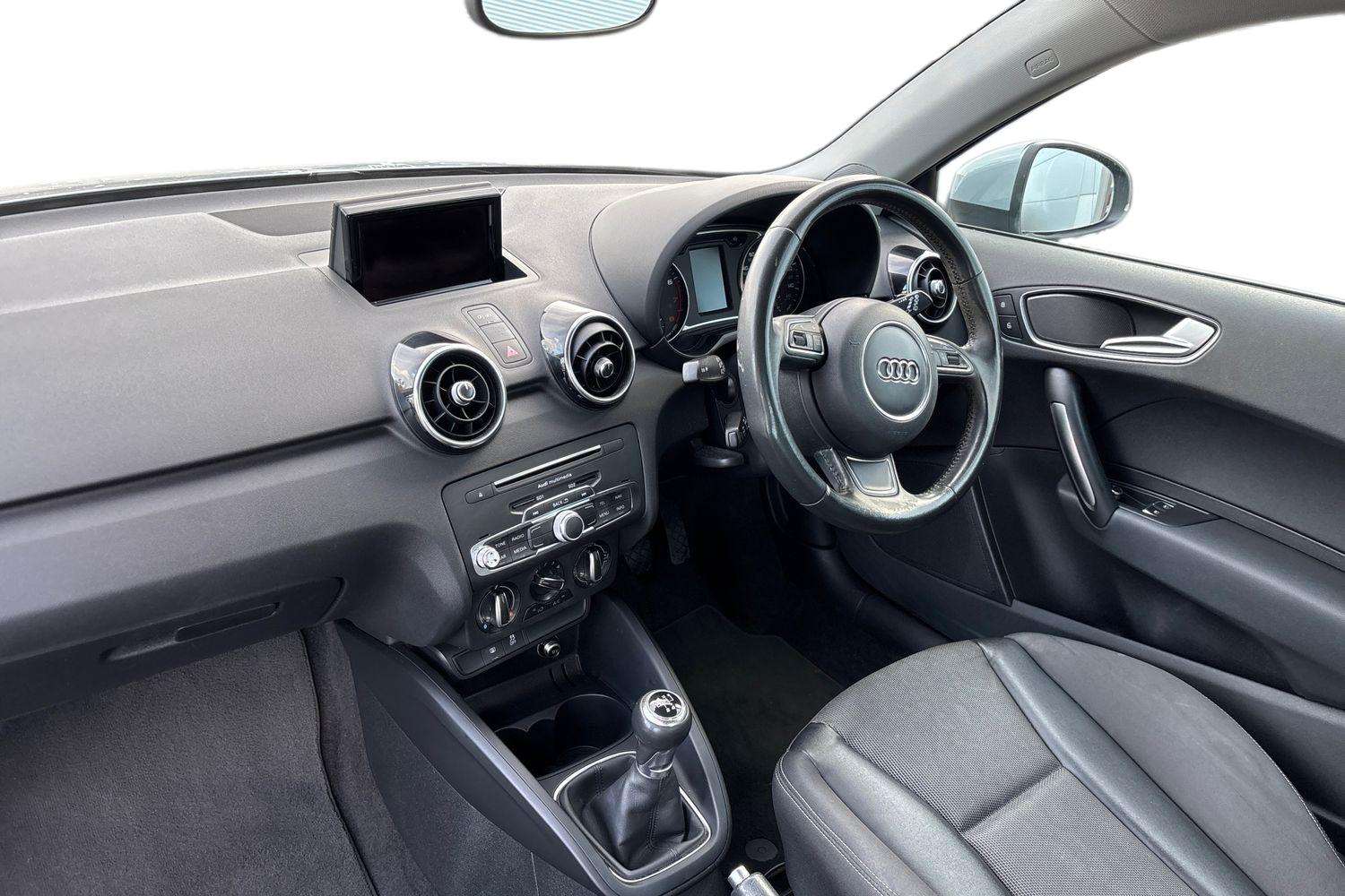 Used Audi A1 2018 for sale - 76411386: Photo 2